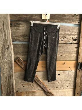 NIKE Size Small Grey Dri-Fit Activewear Cropped Legging